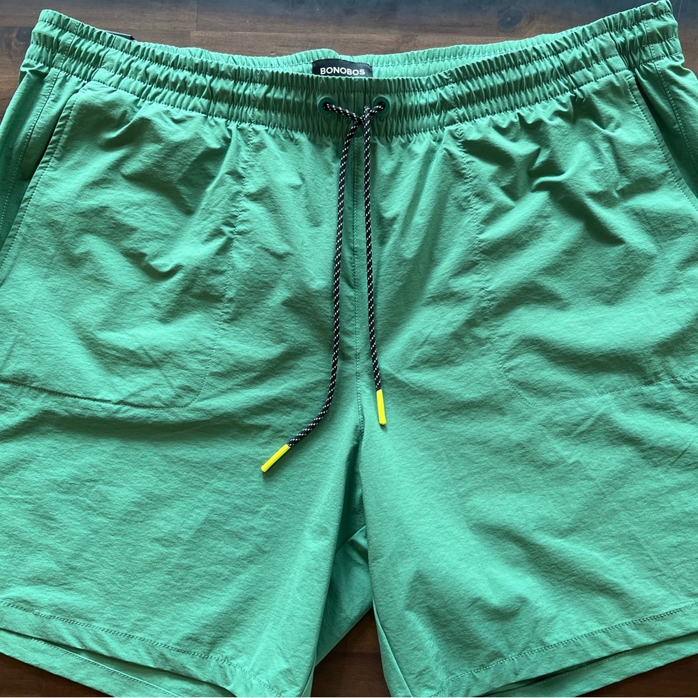 BONOBOS - The Rec Short - Park Bench